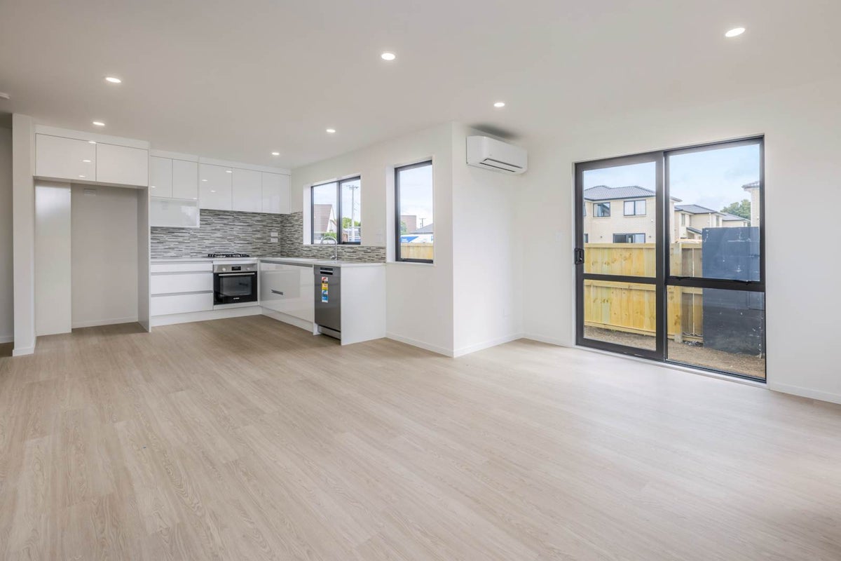66A Wintere Road, Papatoetoe, Auckland - Carousel 1