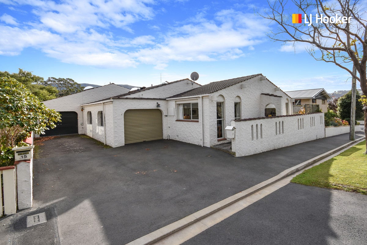 17 Grater Street, Maori Hill, Dunedin - Carousel 1