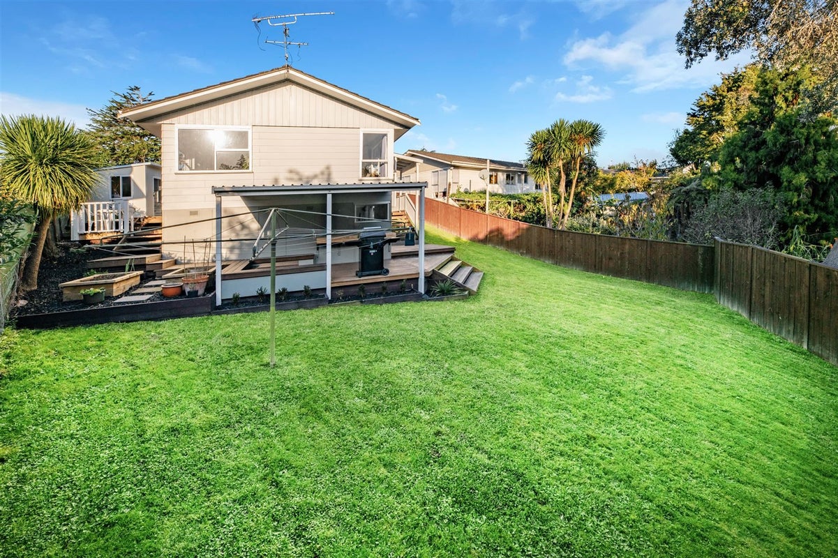 28 Mawney Road, Henderson, Auckland - Carousel 1