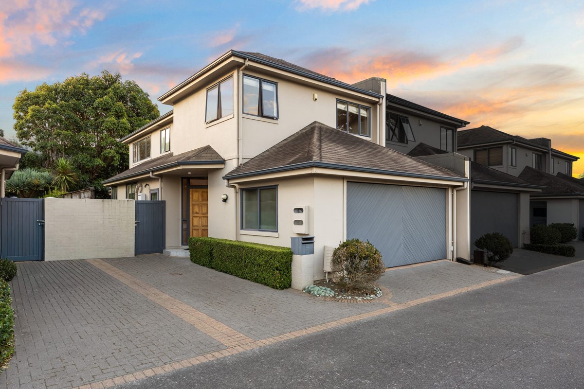 13 Canterbury Park Lane, Ellerslie, Auckland - Carousel 2