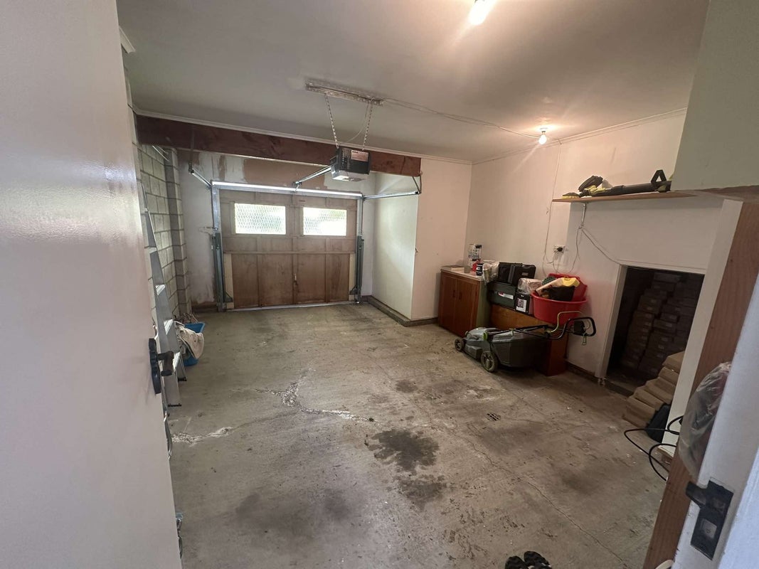 1/2 Cudby Street, Woburn, Lower Hutt - Carousel 14