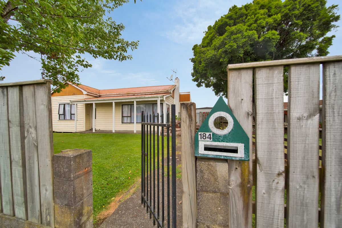 184 High Street, Eltham, Eltham - Carousel 1