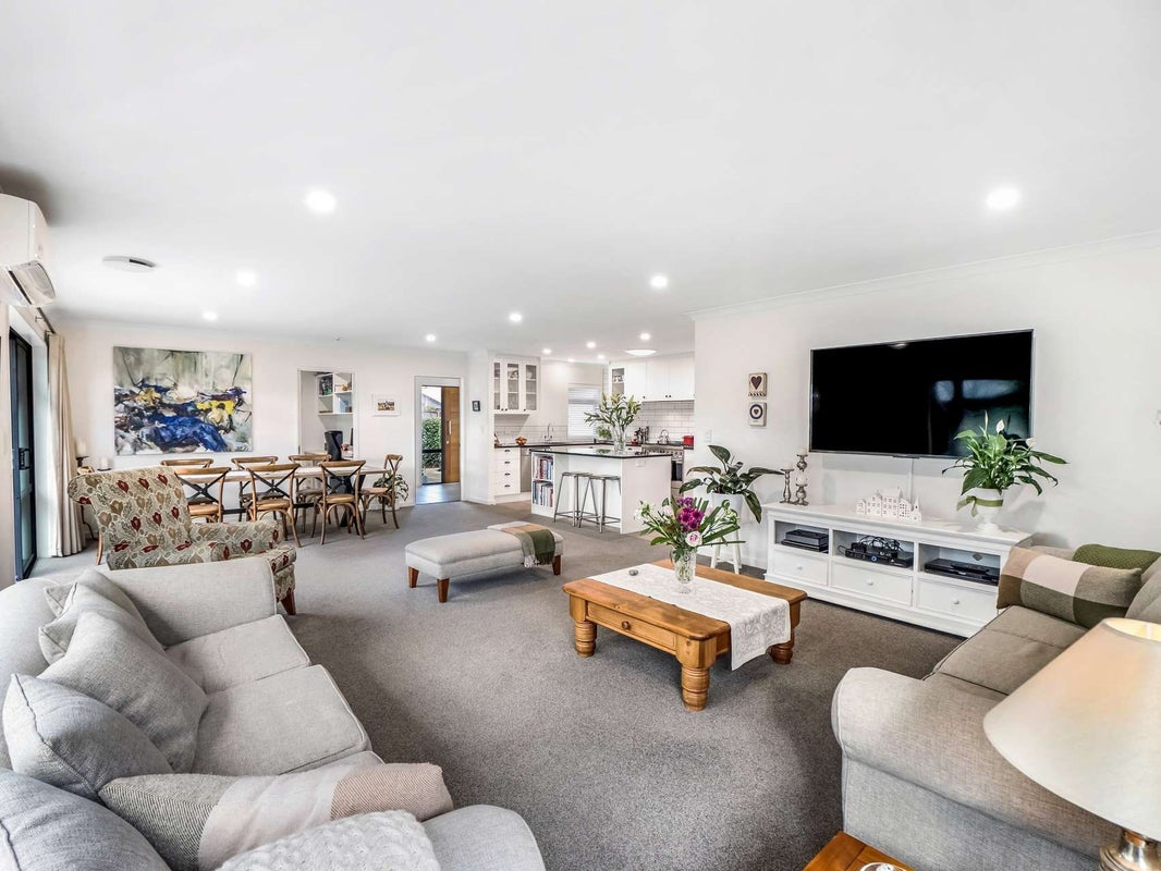58 Woodhurst Drive, Casebrook, Christchurch - Carousel 1