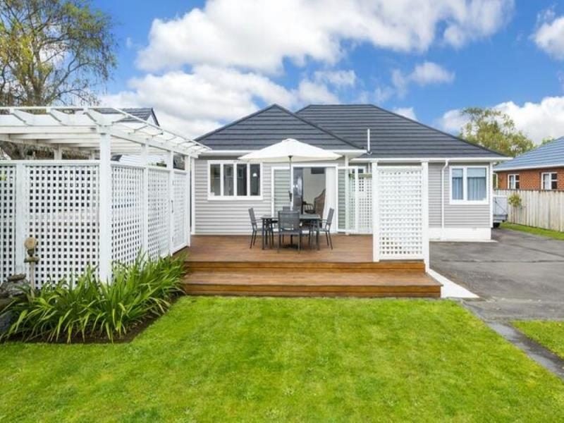 7 Oak Street, Ebdentown, Upper Hutt - Carousel 2
