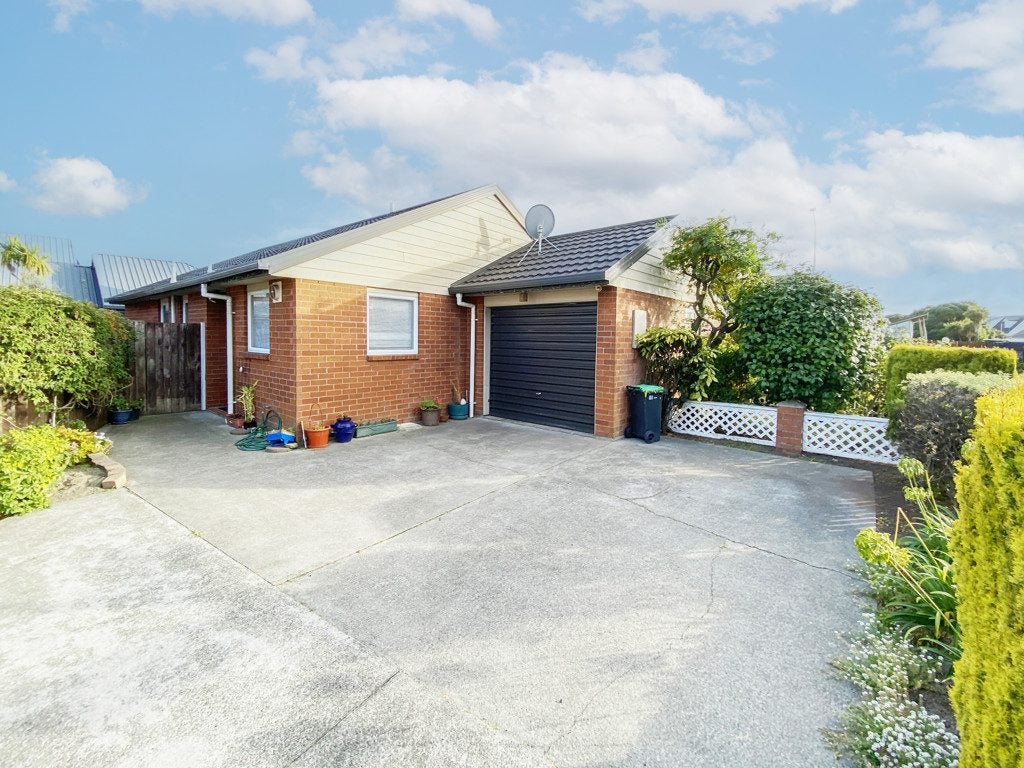 2/71 Donnington Street, Parklands, Christchurch - Carousel 1