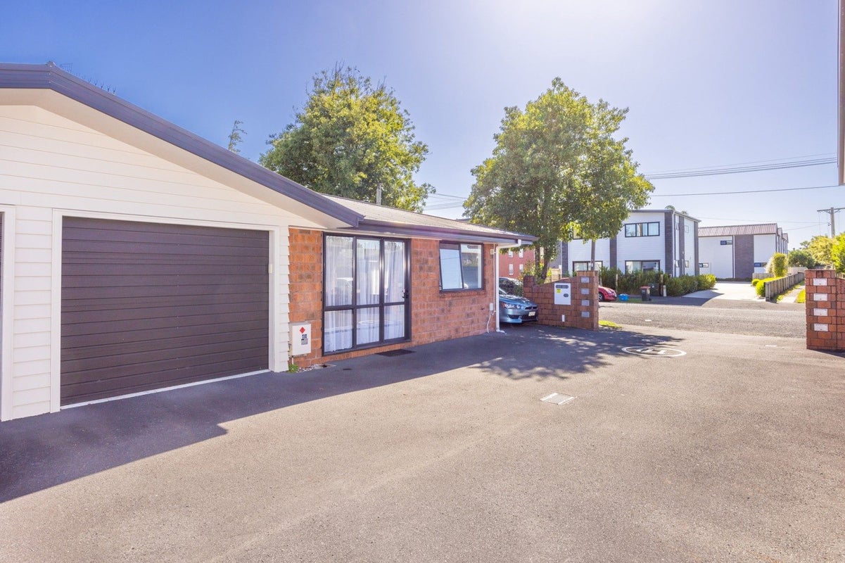16A Lyon Street, Frankton, Hamilton - Carousel 1