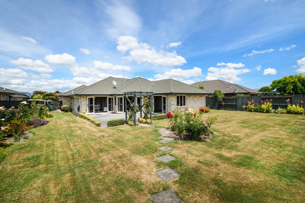 17 Brookside Close, Highbury, Palmerston North - Carousel 1