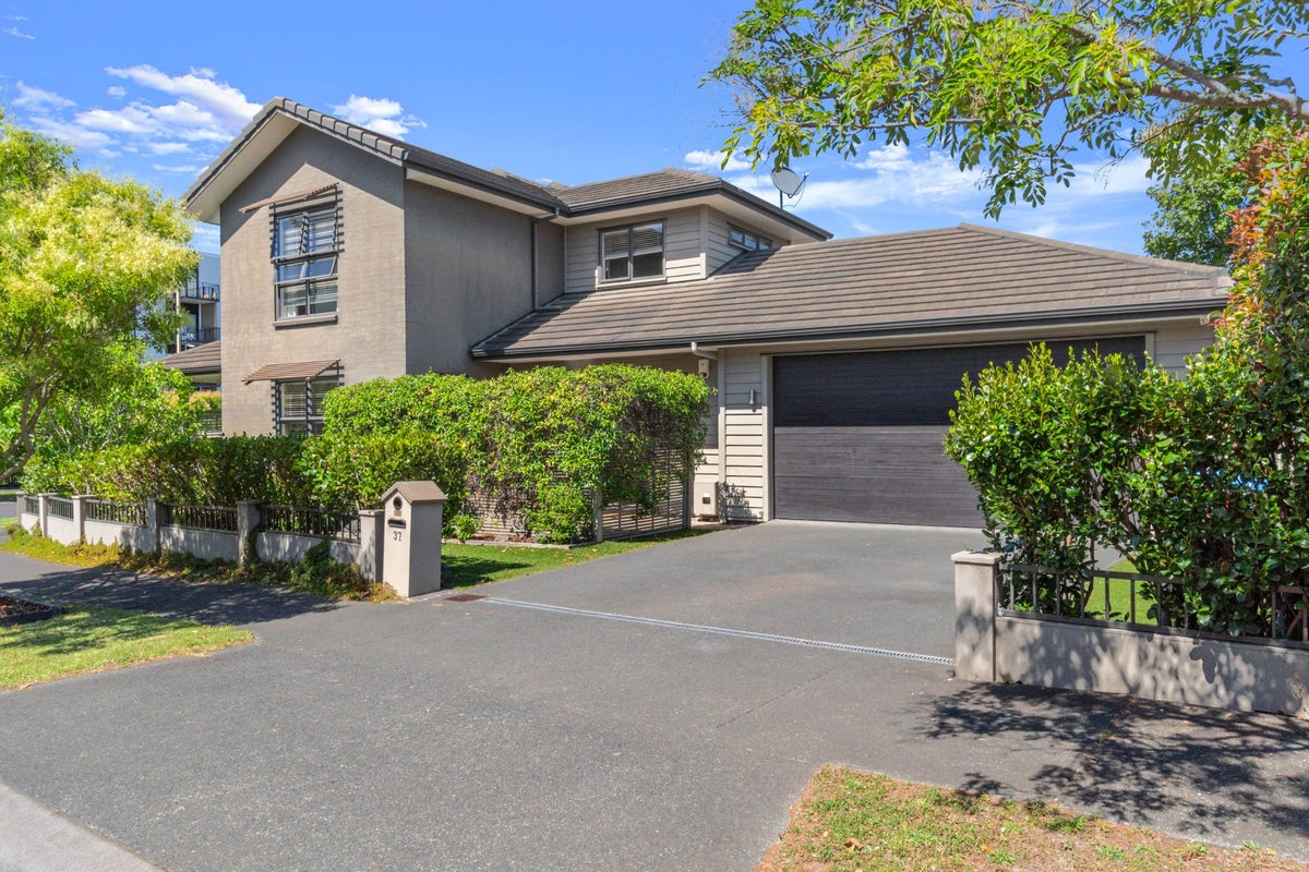 37 Brian Slater Way, Stonefields, Auckland - Carousel 1