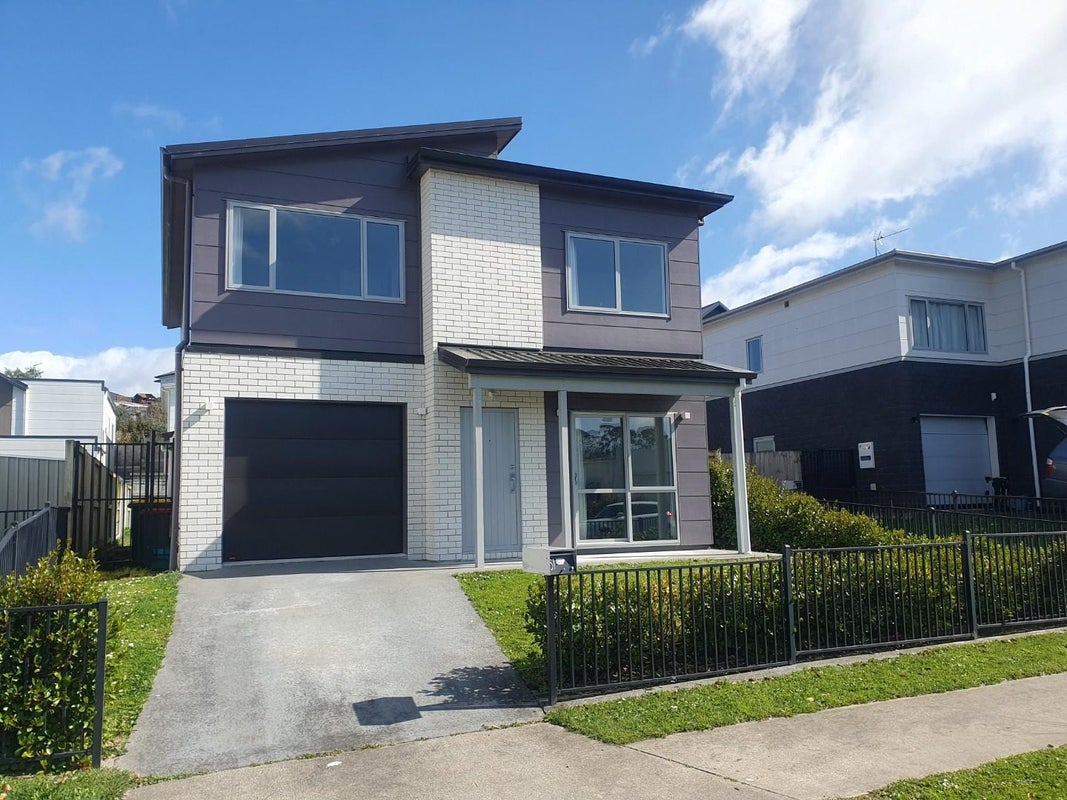 51 Ridgedale Crescent, Flagstaff, Hamilton - Carousel 1