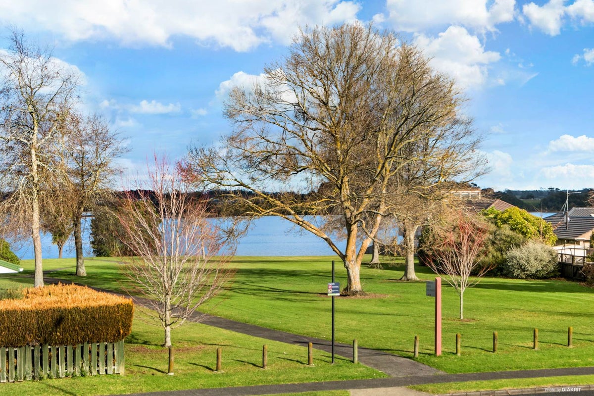 150 Walter Strevens Drive, Conifer Grove, Takanini - Carousel 2