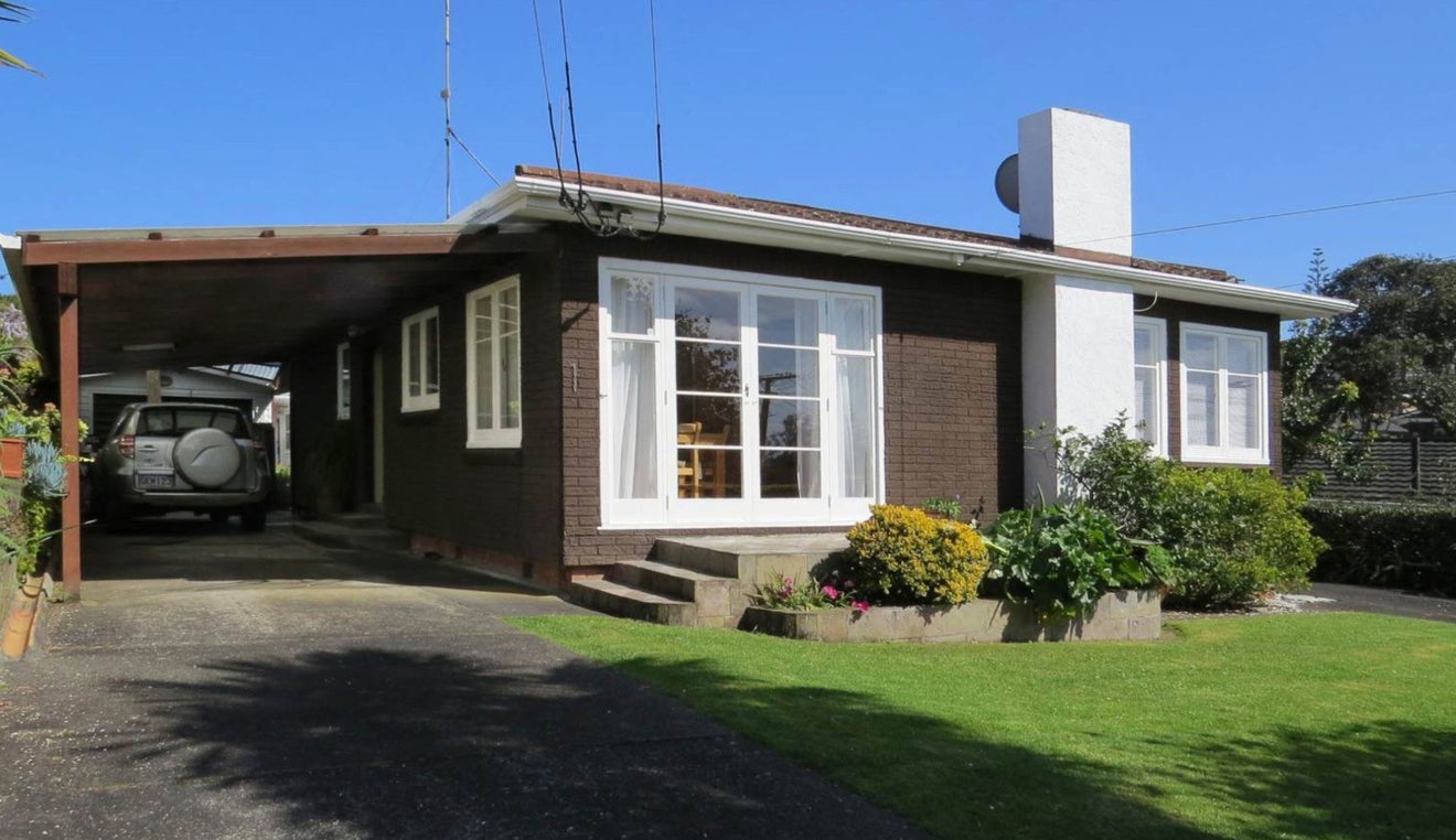 10 Quona Avenue, Mount Roskill, Auckland - Carousel 1