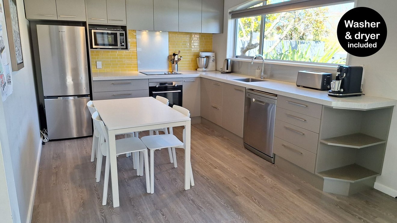 1/64 Abberley Crescent, St Albans, Christchurch - Carousel 1
