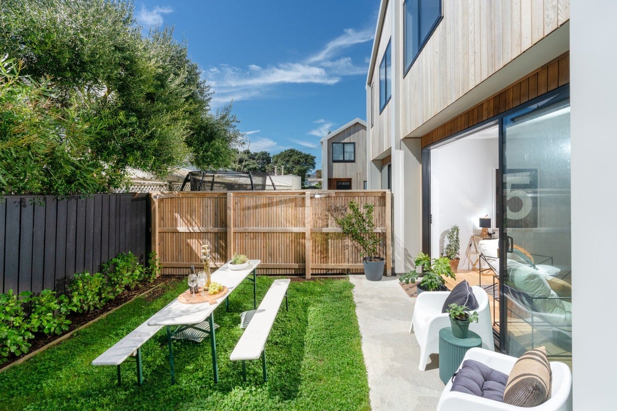 16B Inglis Street, Seatoun, Wellington - Carousel 2