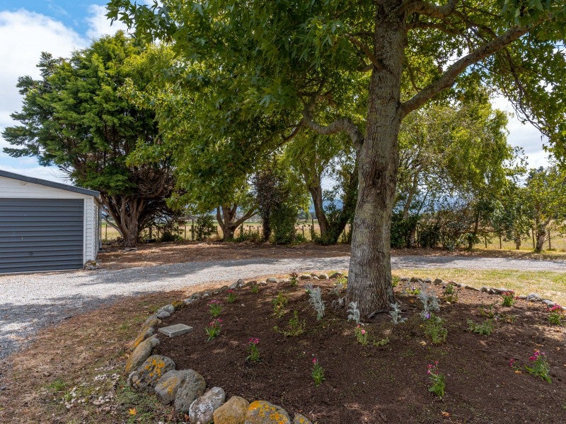696 State Highway 53, TAUWHARENIKAU, FEATHERSTON - Carousel 2