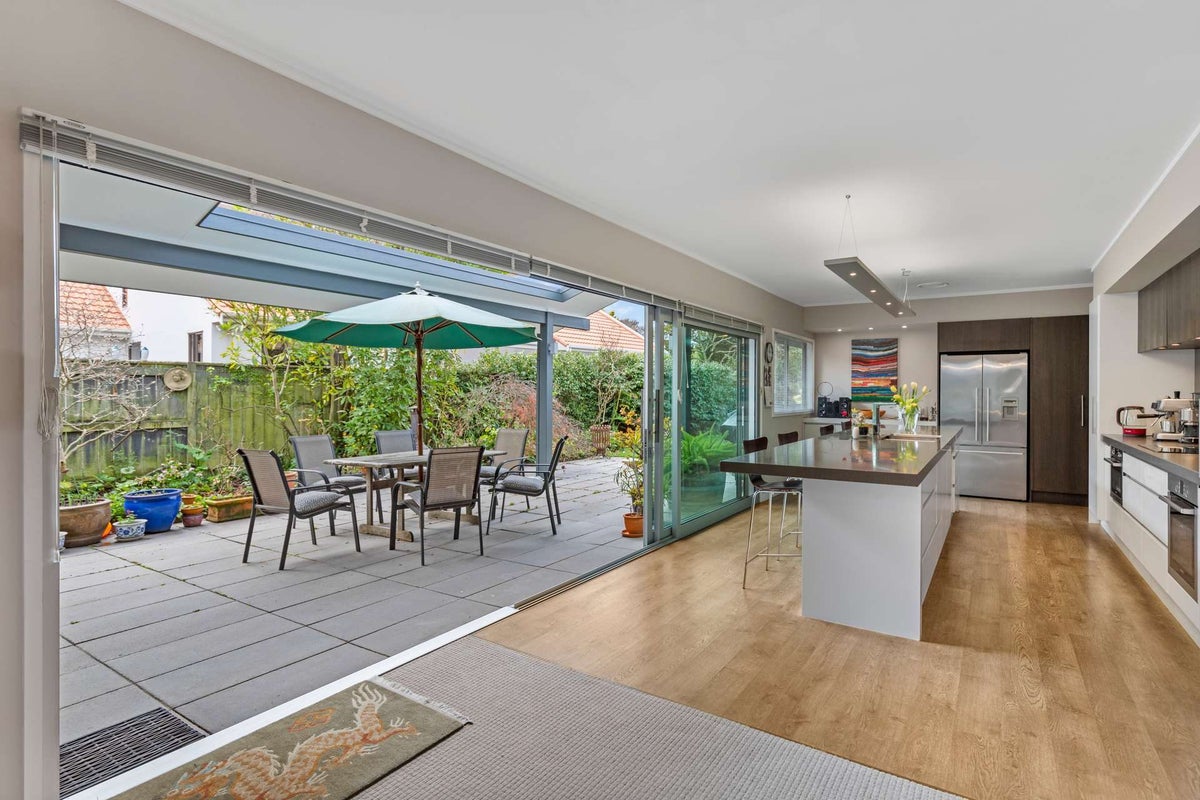42 Ihaka Street, Hokowhitu, Palmerston North - Carousel 1