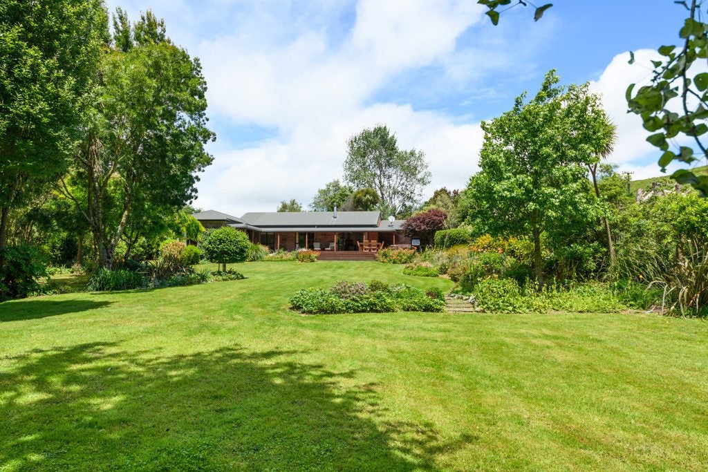 319 Pahiatua Aokautere Road, Palmerston North - Carousel 1