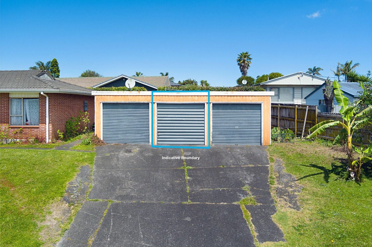 2/2 Vodanovich Road, Te Atatu South, Auckland - Carousel 2