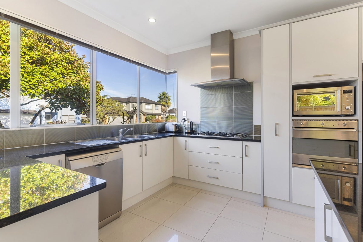 76 Baverstock Road, Flat Bush, Auckland - Carousel 2