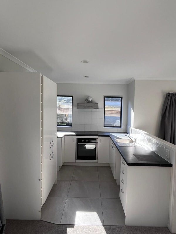 36 Serwayne Place, Sunnyvale, Auckland - Carousel 2