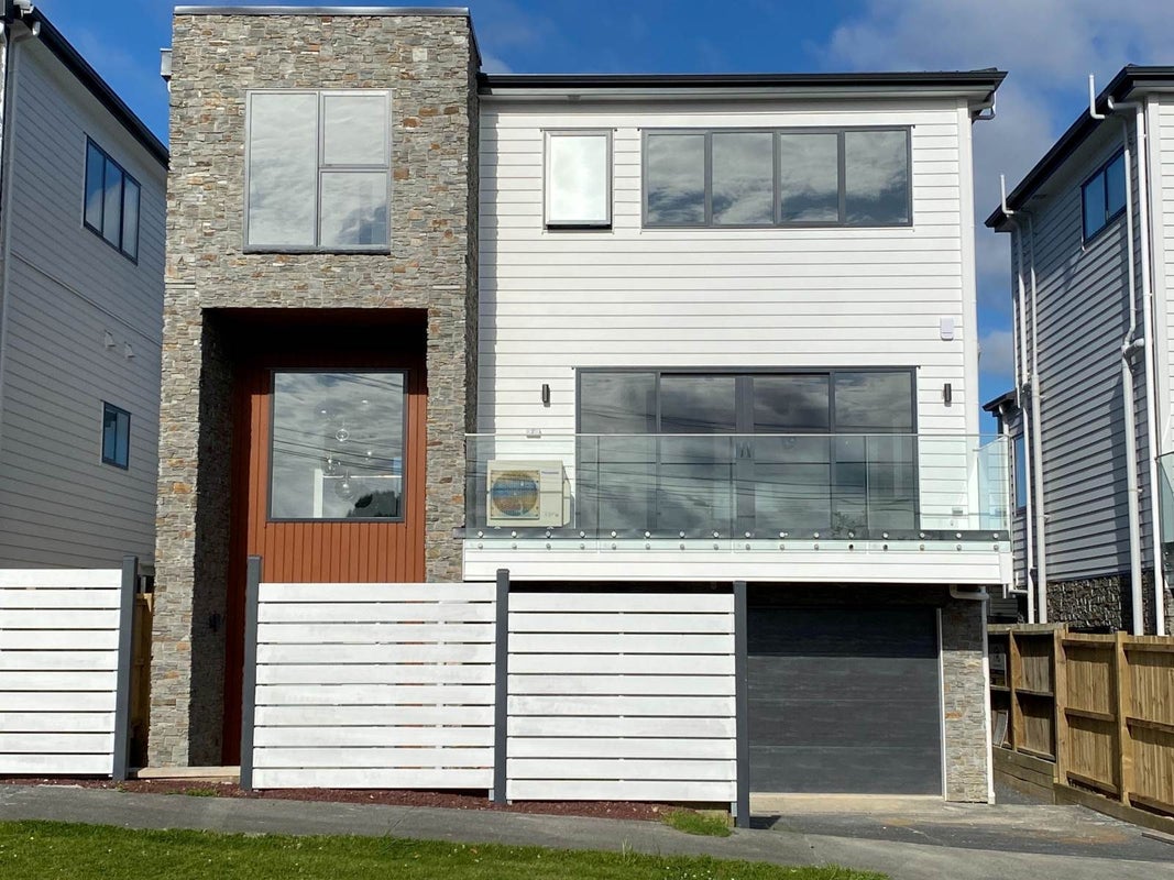 1B Letterkenny Place, Blockhouse Bay, Auckland - Carousel 2