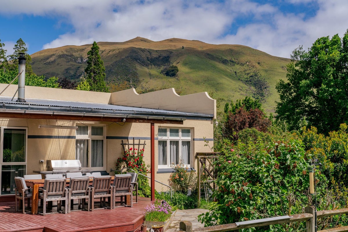 33 Naylor Road, Nokomai, Athol - Carousel 1