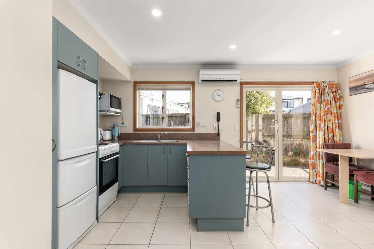 2A Chaucer Street, Sydenham, Christchurch - Carousel 2