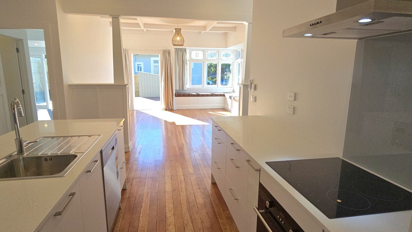 8 Rossmay Terrace, Mount Eden, Auckland - Carousel 2