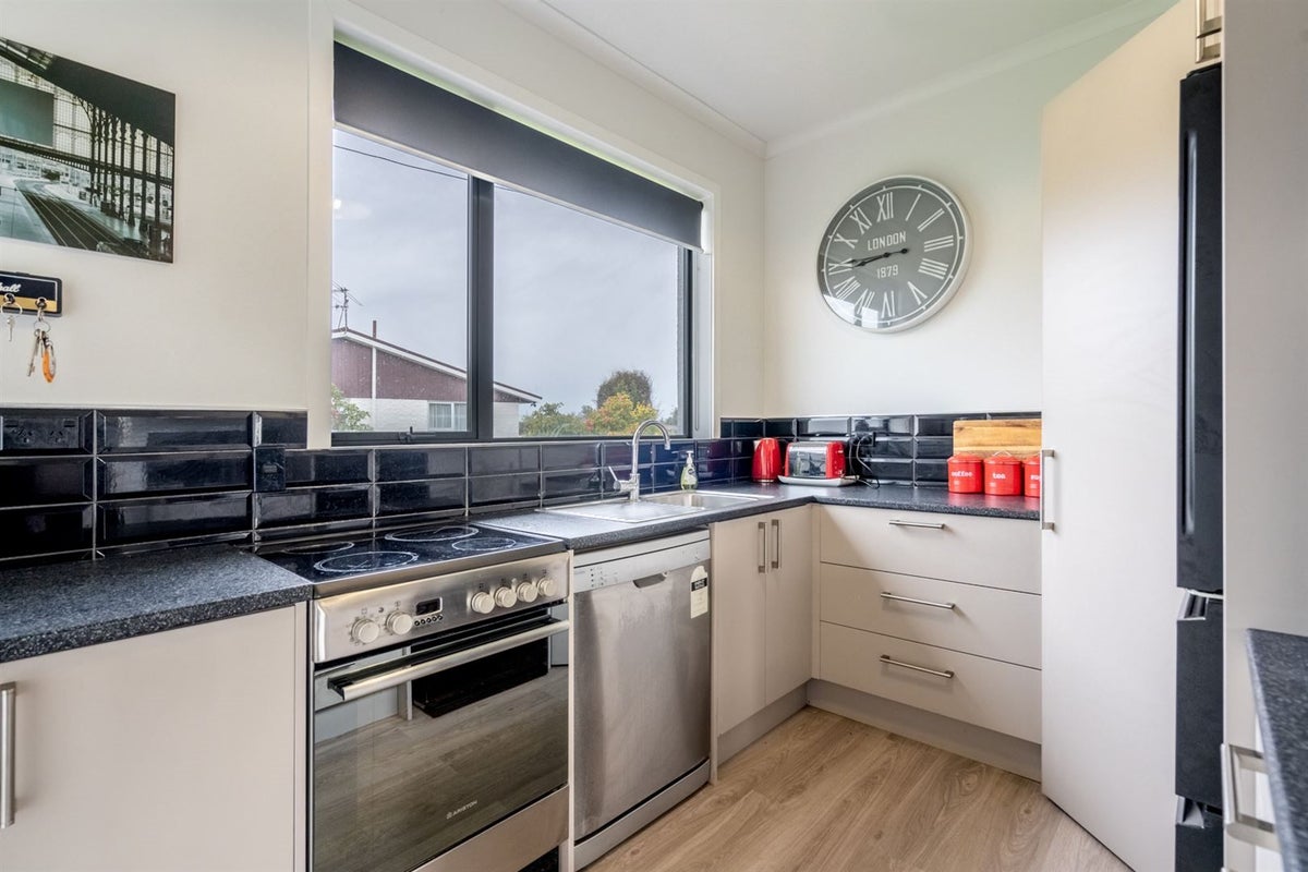 279 Pomona Street, Strathern, Invercargill - Carousel 2