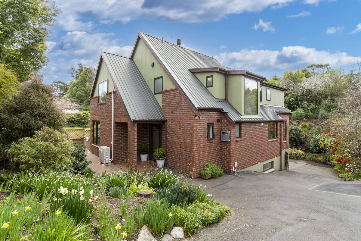 18 Rosebery Street, Belleknowes, Dunedin - Carousel 2