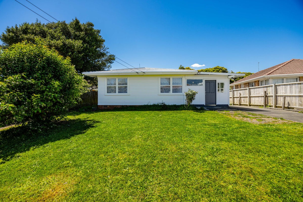 13 Julian Place, Otara, Auckland - Carousel 2