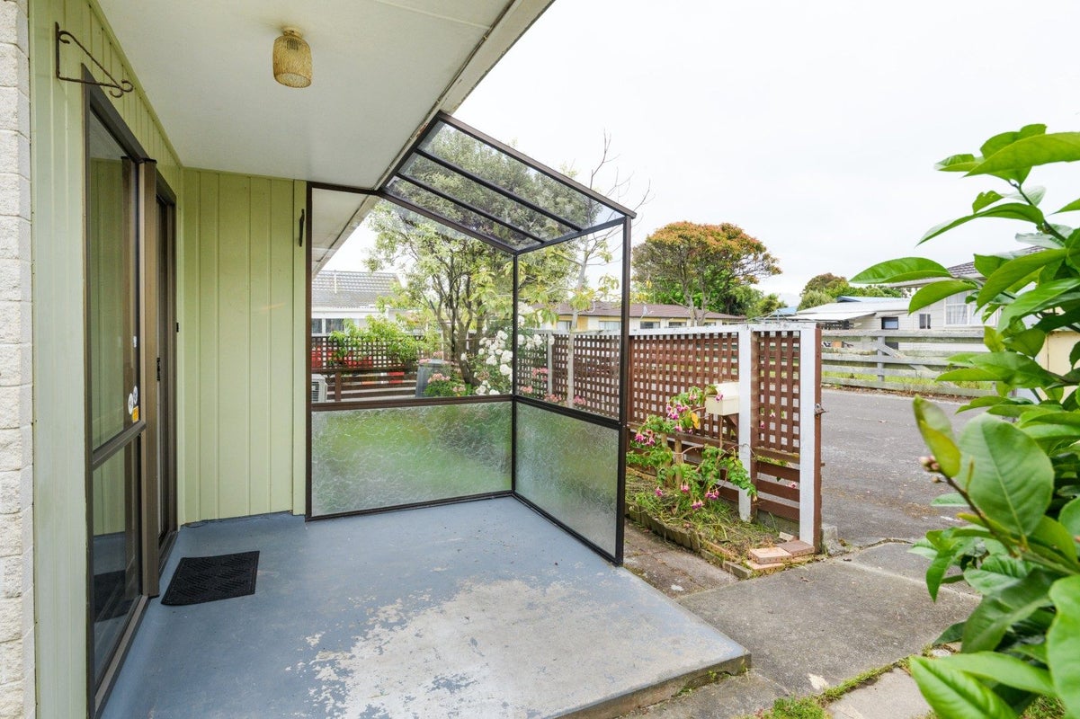 2 Bethel Court, Milson, Palmerston North - Carousel 16