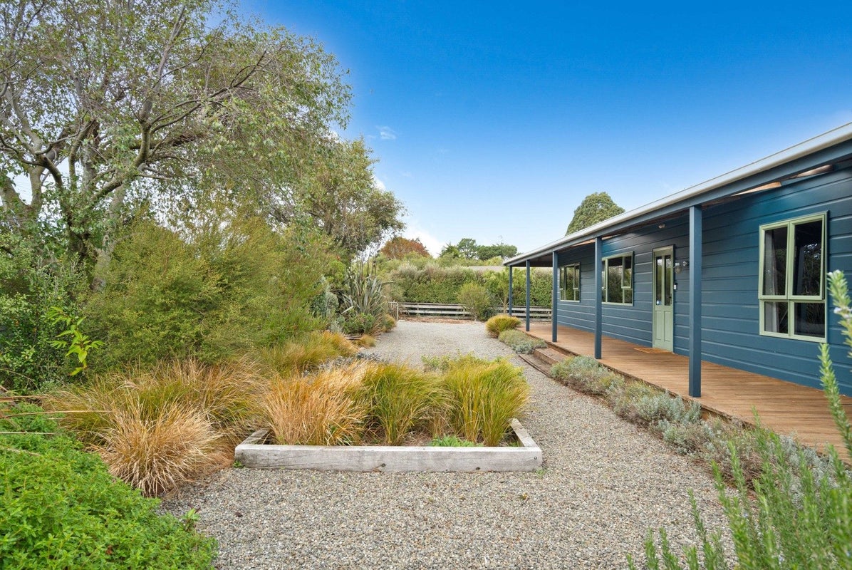 92 Revans Street, FEATHERSTON, Featherston - Carousel 16