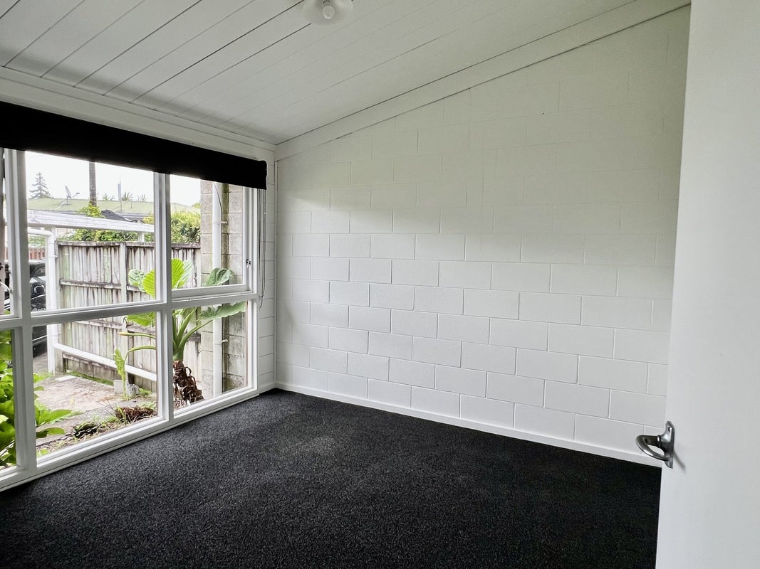 6 Fox Lane, Hamilton East, Hamilton - Carousel 6