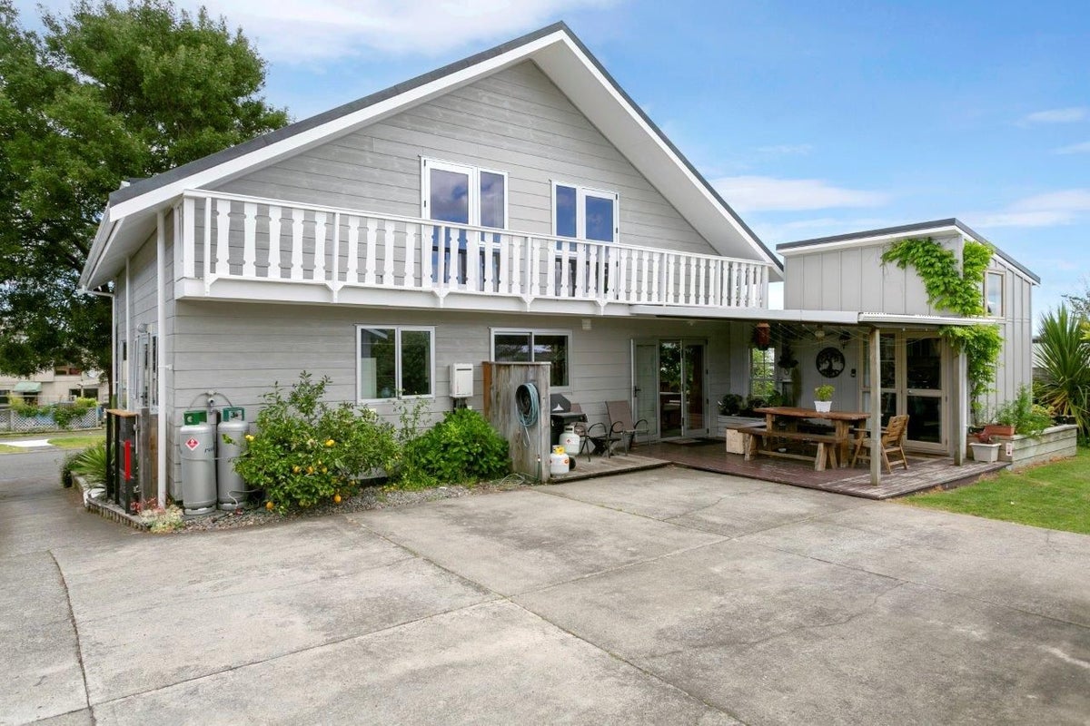 8 Victoria Street, Richmond Heights, Taupo - Carousel 2