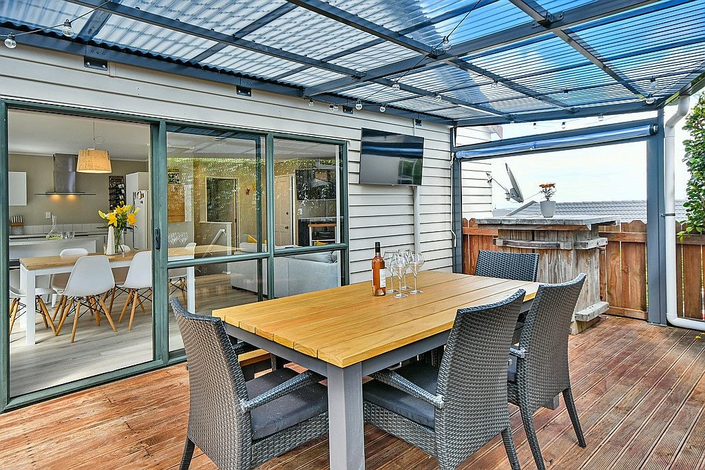 14 Astelia Place, Goodwood Heights, Auckland - Carousel 1
