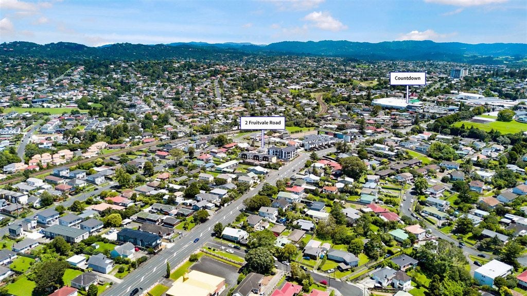 2 Fruitvale Road, New Lynn, Auckland - Carousel 25