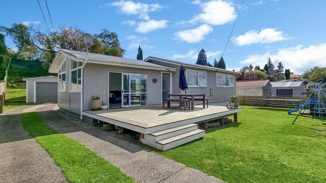 8 Nikau Street, Springfield, Rotorua - Carousel 1