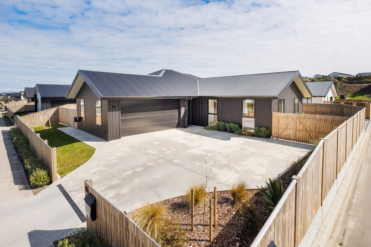 85 Freedom Drive, Kelvin Grove, Palmerston North - Carousel 23
