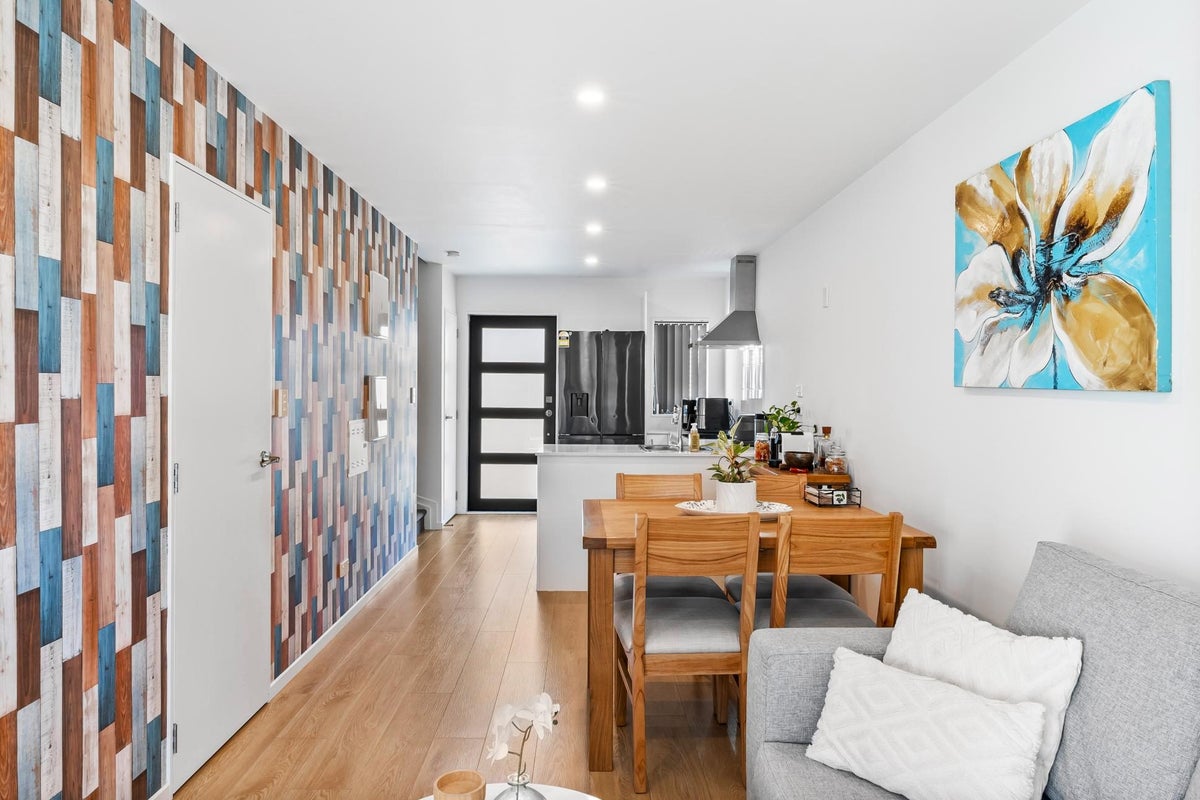 4/6 South Pacific Place, Henderson, Auckland - Carousel 1