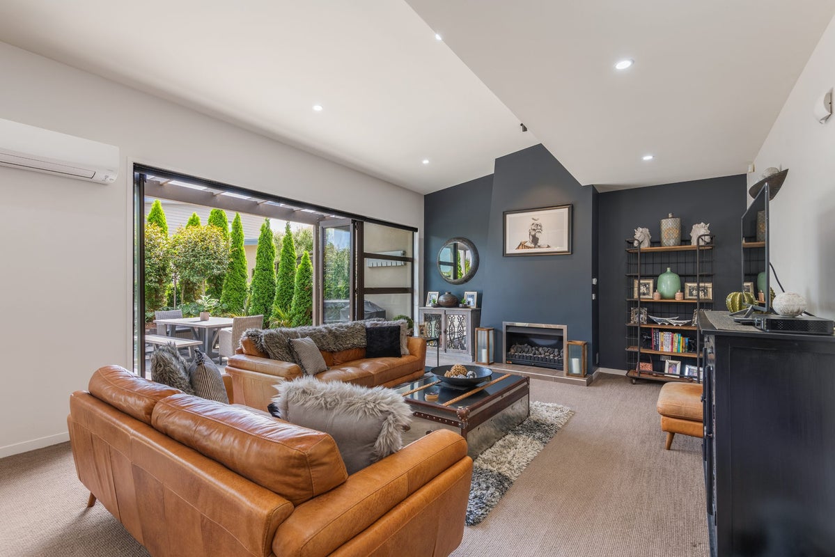 22 Balrickard Way, Milson, Palmerston North - Carousel 2