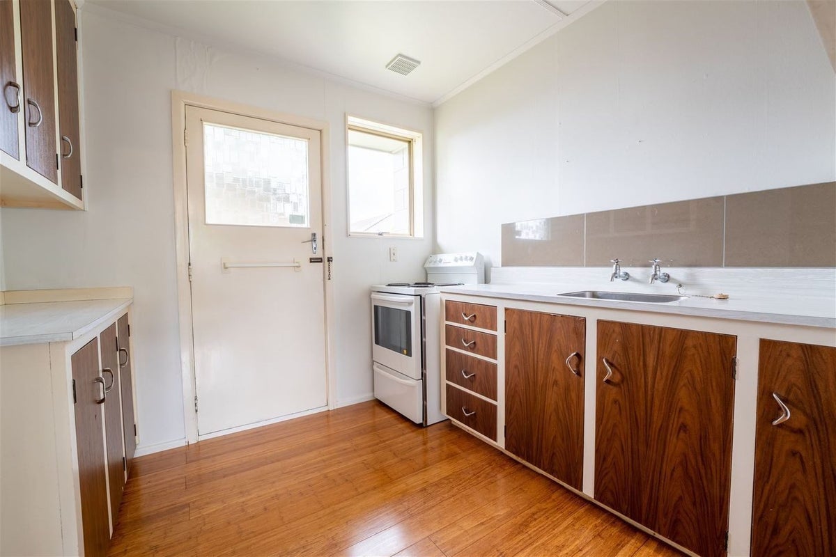 2/190B North Street, West End, Timaru - Carousel 2