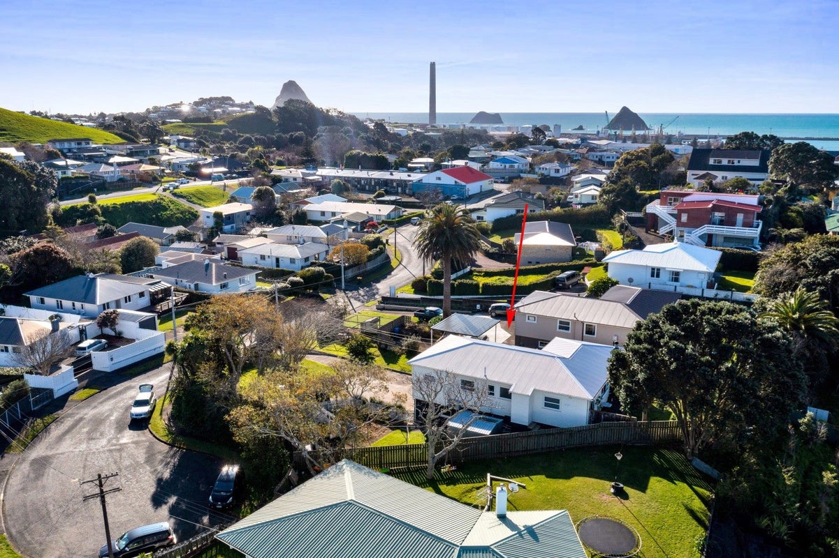 19 Stuart Place, Blagdon, New Plymouth - Carousel 21