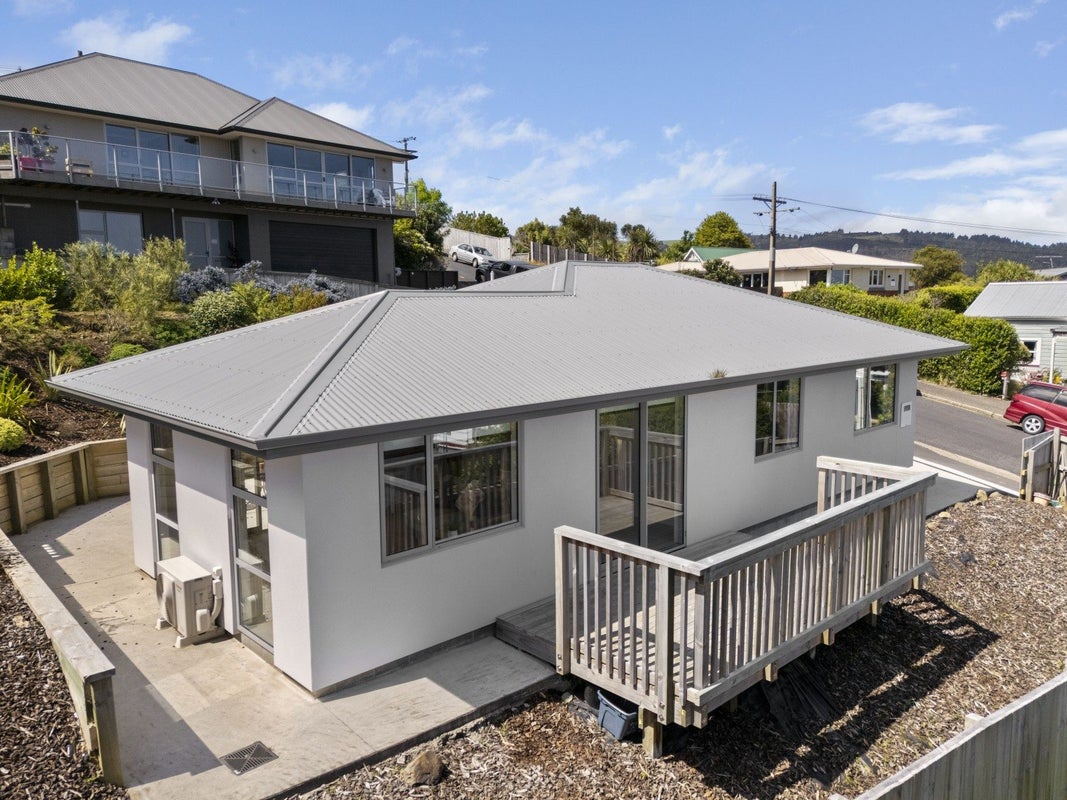 9 Fortune Street, Dalmore, Dunedin - Carousel 1