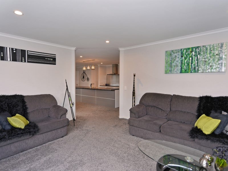 28 Wanderers Avenue, Brightwater - Carousel 24