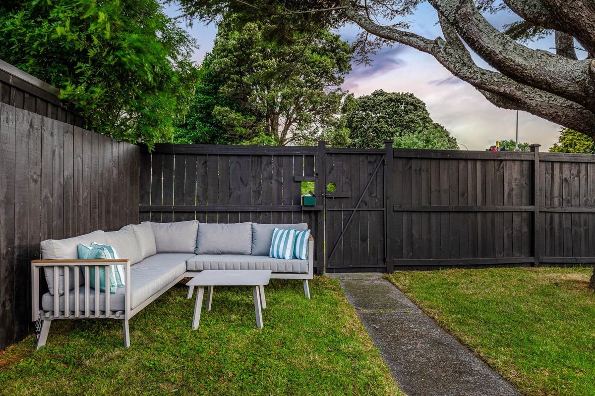 2 Eastdale Road, Avondale, Auckland - Carousel 12