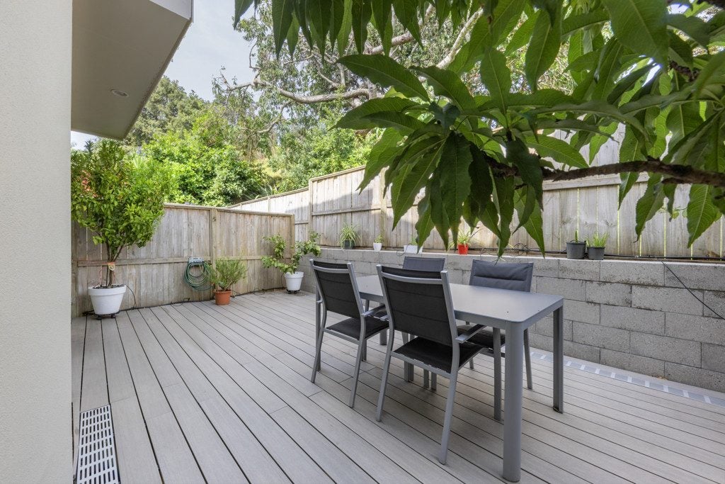 34/21 Hunters Park Drive, Three Kings, Auckland - Carousel 1