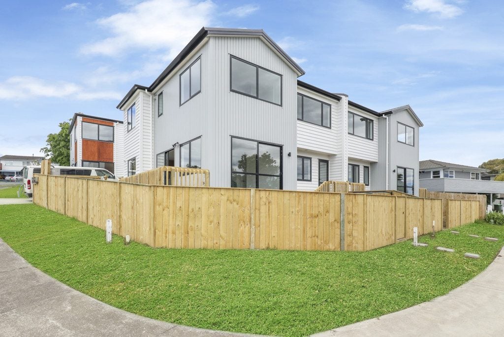 1A Malvina Place, Bucklands Beach, Auckland - Carousel 2
