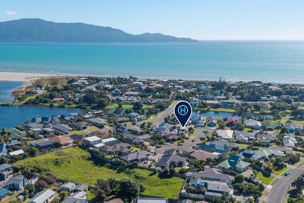 4 Te Ropata Place, Waikanae Beach, Waikanae - Carousel 22