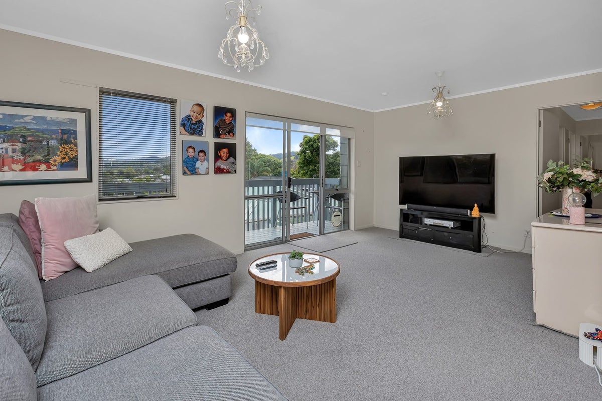 11B Robin Hood Place, Onerahi, Whangarei - Carousel 2