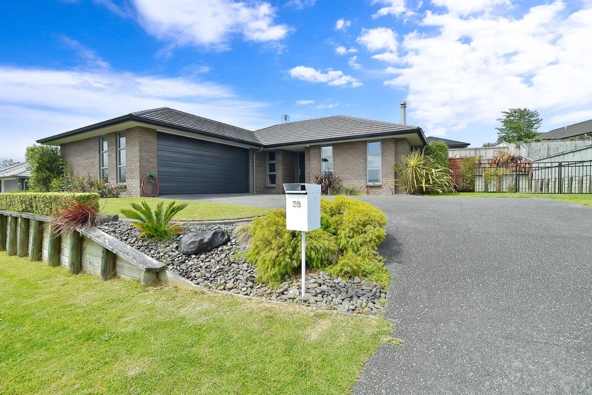 36 Mortlake Heights, Pyes Pa, Tauranga - Carousel 2